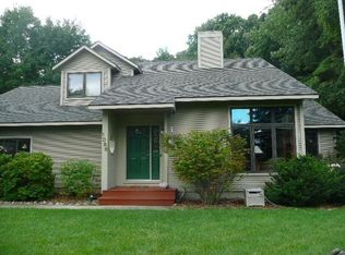 1086 Quaker Valley Dr, Traverse City, MI 49686