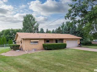 208 S Kensington St, Riverdale, IA 52722