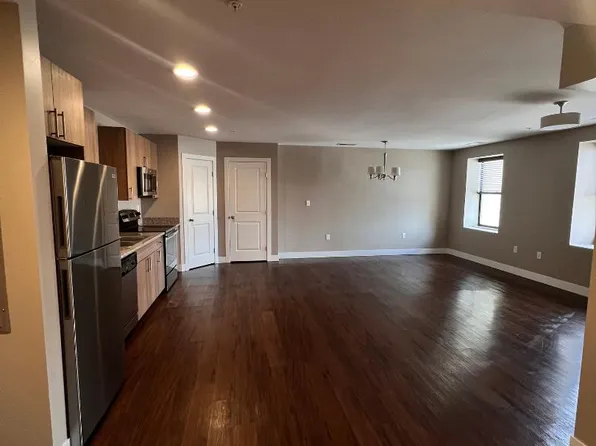 105 1st Ave SE #402, Minot, ND 58701
