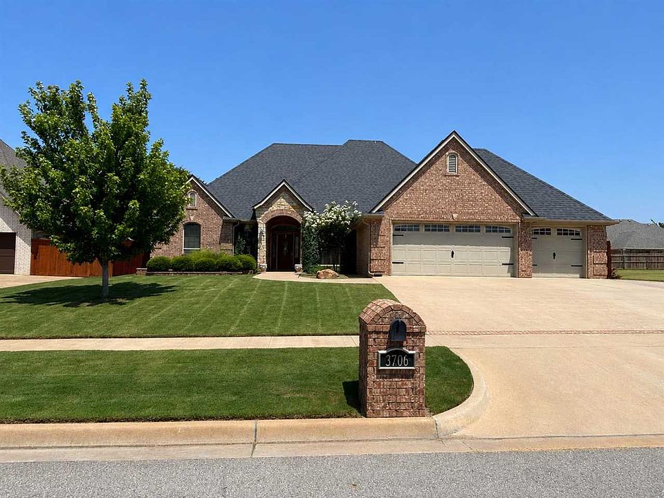 1st image of 3706 NE Eastlake Dr