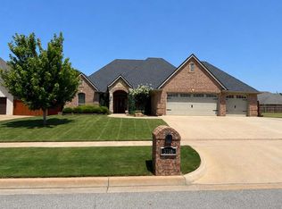 3706 NE Eastlake Dr, Lawton, OK 73507