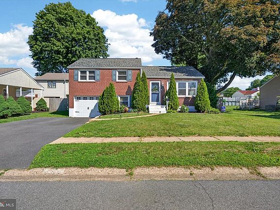 2nd image of 11 Whitehall Cir