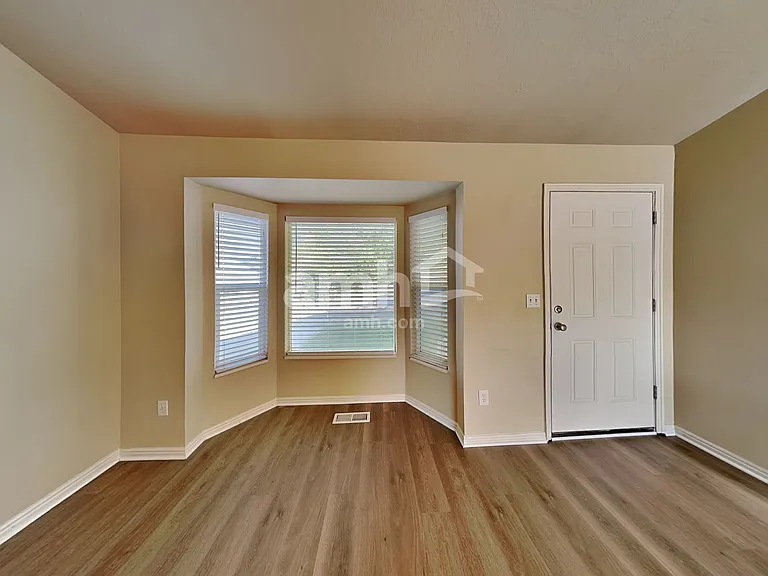 2964 S Fetzer Dr — Photo 7