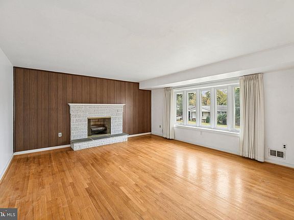 2nd image of 4612 Westridge Pl