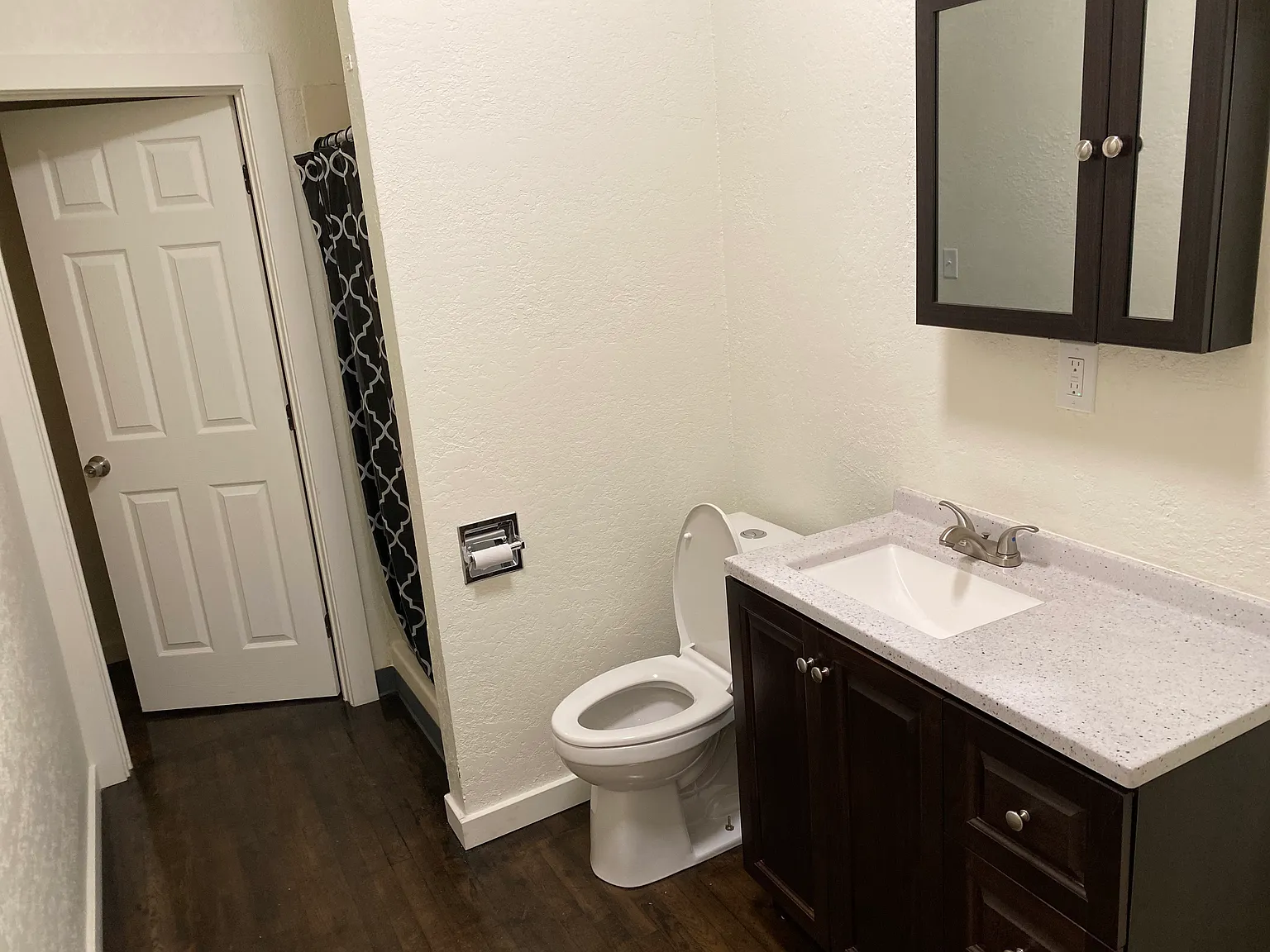 2 bed, 1000 sqft, $1,950 — Photo 4