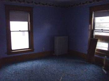 2nd image of 1009 White Bear Ave N