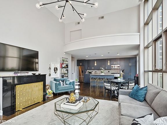 5th image of 150 W Superior St APT 501