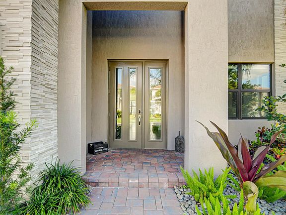 3rd image of 7192 Stella Ln