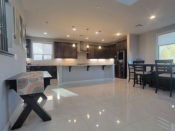 4th image of 508 Punto Vallata Dr