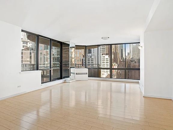 3rd image of 303 E 49th St APT 15