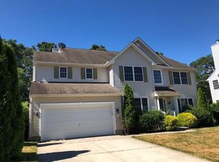 3 Bedford Dr, Egg Harbor Township, NJ 08234