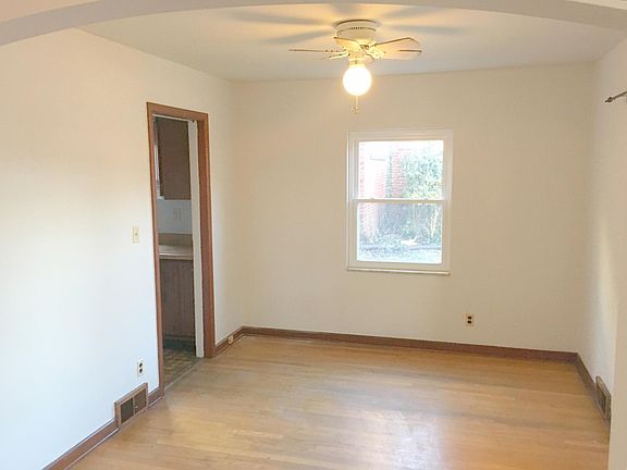 3rd image of 303 Lincoln Ave #303