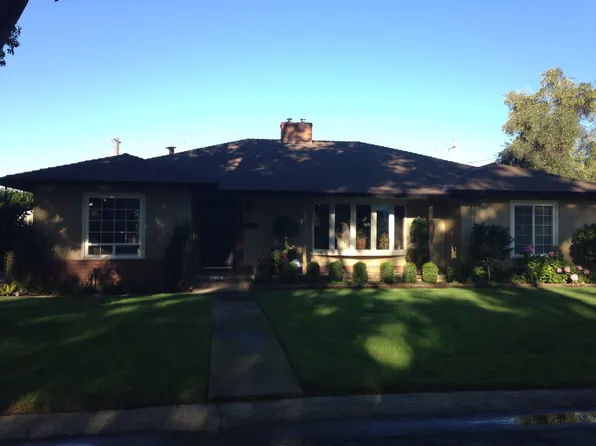 15 Barton Pkwy, Oakdale, CA 95361