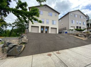 403 Maxs Pl, Hood River, OR 97031