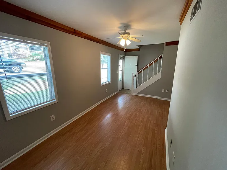 552 Pulaski St — Photo 27
