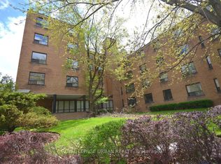 2400 Bathurst St #401, Toronto, ON M6B 2Y7