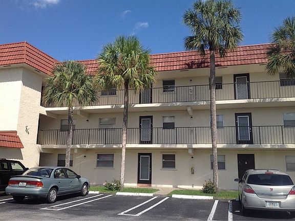 3rd image of 3550 NW 104th Ave APT 5