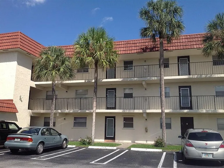 3550 NW 104th Ave #5 — Photo 3