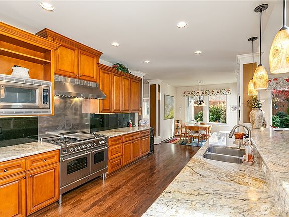 5th image of 1028 10th Street