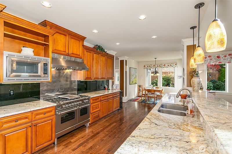 5th image of 1028 10th Street