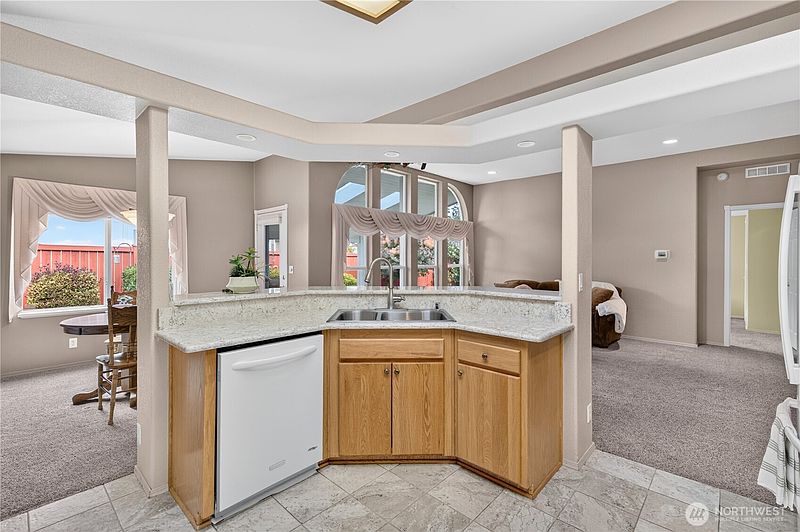 5th image of 9817 196th Street E #40