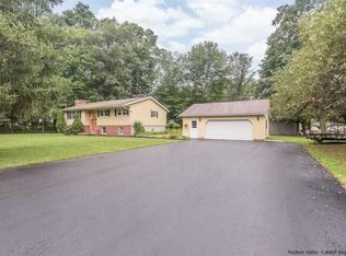 28 Riozzi Ct, Saugerties, NY 12477