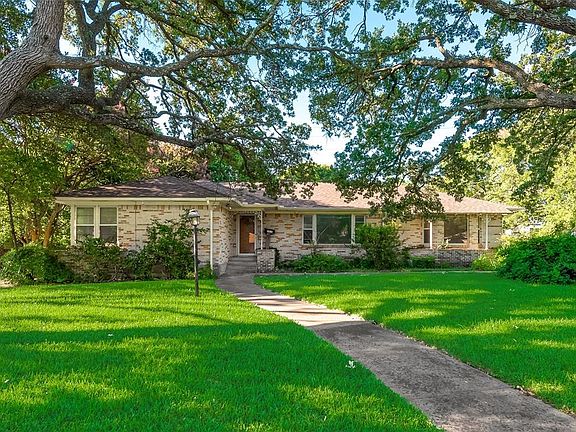 2nd image of 2816 Southwood Dr