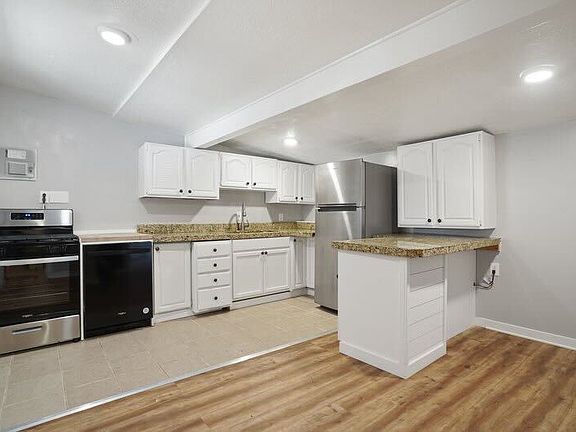 5th image of 2634 Quincy Ave