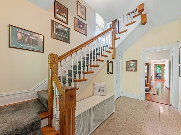 3rd image of 625 Ashland Ave