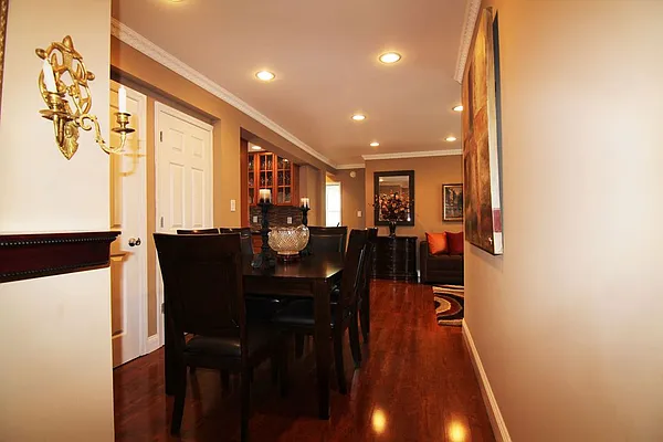 Sold by FirstService Realty (legacy) | media 23