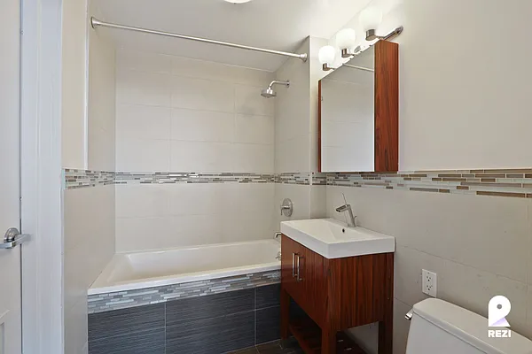 Rented by REZI | media 9