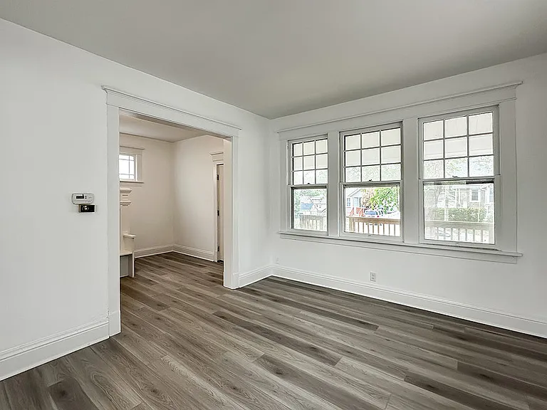 2122 Bancroft St — Photo 4