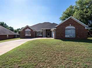 1311 Springhills Dr, Alma, AR 72921