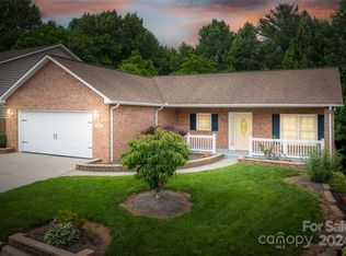 1281 Wexford Village Cir NE, Lenoir, NC 28645