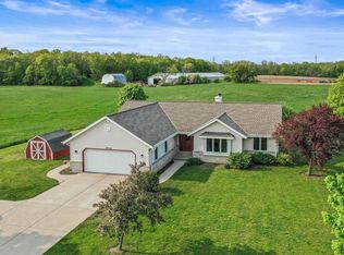 S98W19708 Parker Dr, Muskego, WI 53150