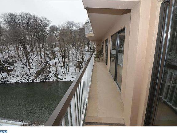 2nd image of 1704 N Park Dr APT 302