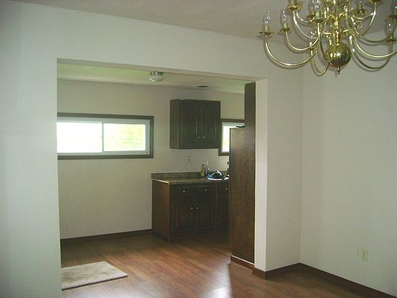 DiningRoom to Kitchen