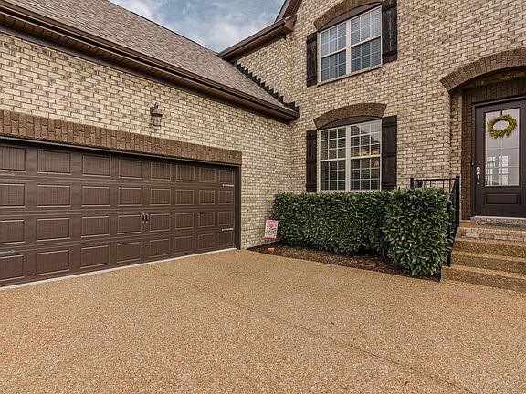 2nd image of 1089 Lillian Ln
