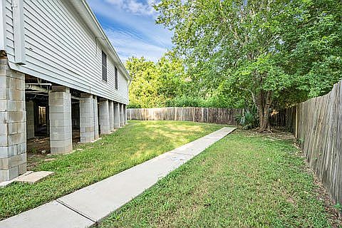 5th image of 4820 Woodland Ln