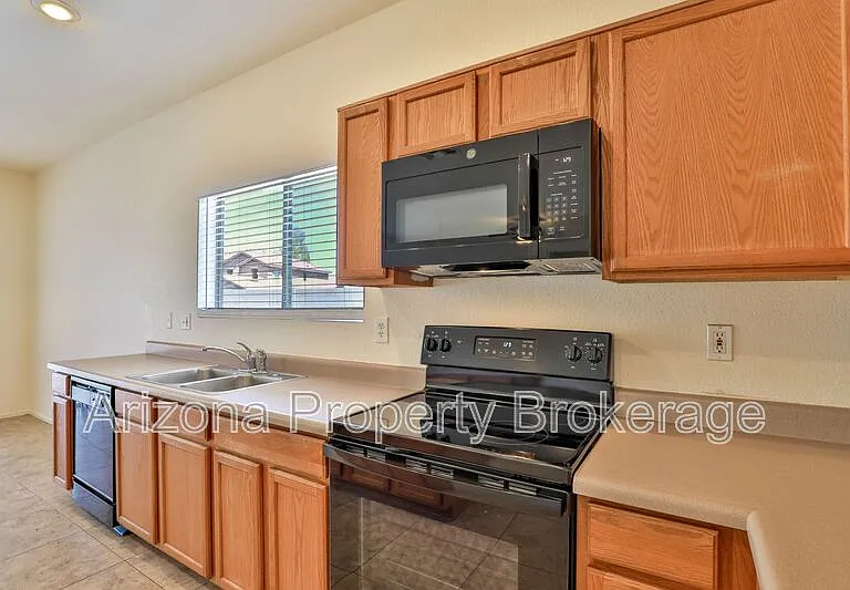 2736 W Mineral Butte Dr — Photo 10