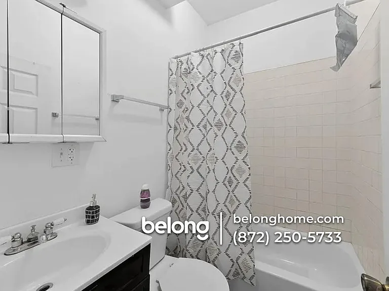 1144 W 68th St #2 — Photo 4