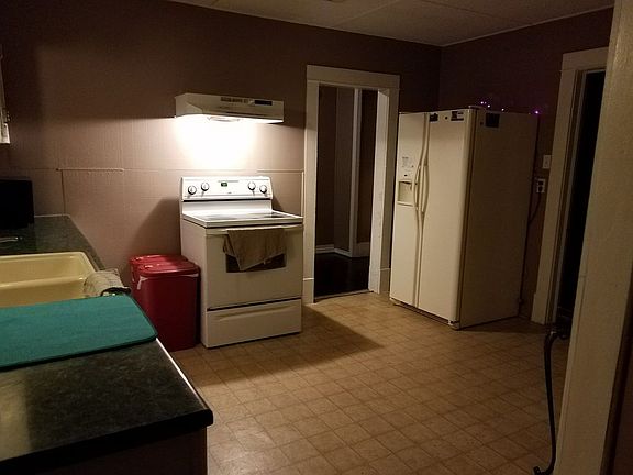 2nd image of 438 Thompson Pl