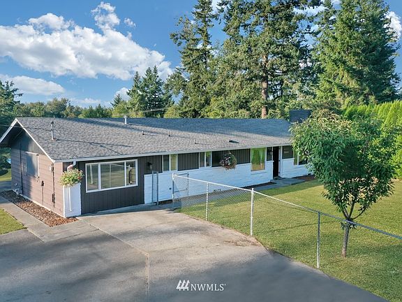 Welcome home to this move in ready 3 bedroom rambler located in a quiet cul-de-sac neighborhood.