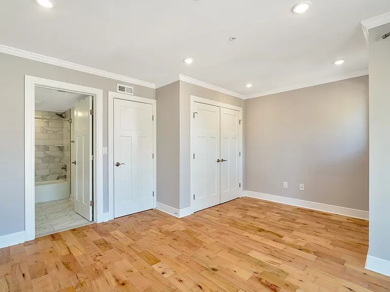 5128 Spruce St #2 — Photo 4