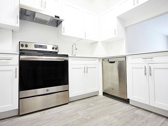 4th image of 14040 Biscayne Blvd