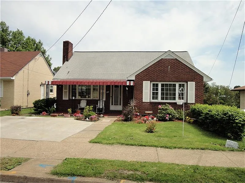 440 W Berkeley St photo 1