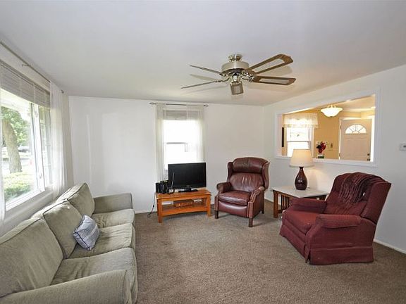5th image of 509 Chamberlin Dr