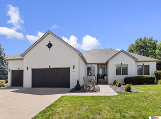 9360 Whispering Wind Rd, Lincoln, NE 68512