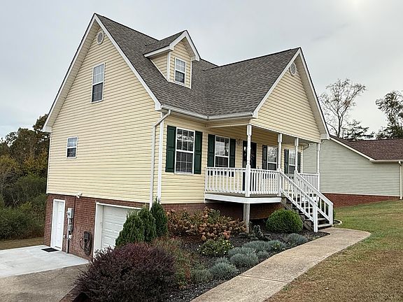 2nd image of 163 Farmingdale Pl SE