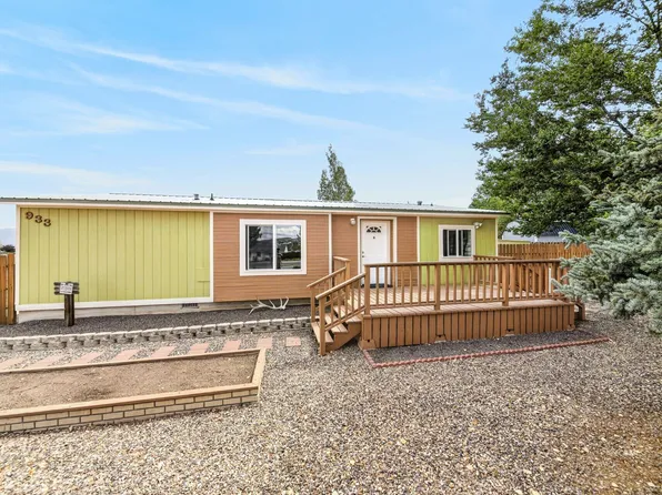 933 Spring Valley Pkwy, Spring Creek, NV 89815